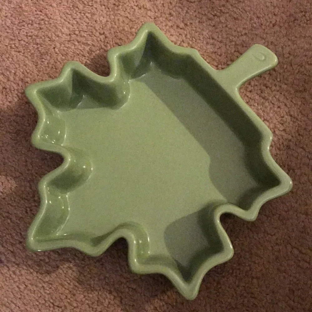 CHANTAL Maple Leaf 1-qt. Ceramic Bakeware *Baking Dish*